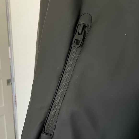 Raincoat, Windbreaker - Picture 5 of 9